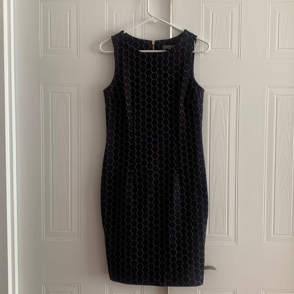 Trisisto Hexagon print Cocktail dress - Picture 2 of 8